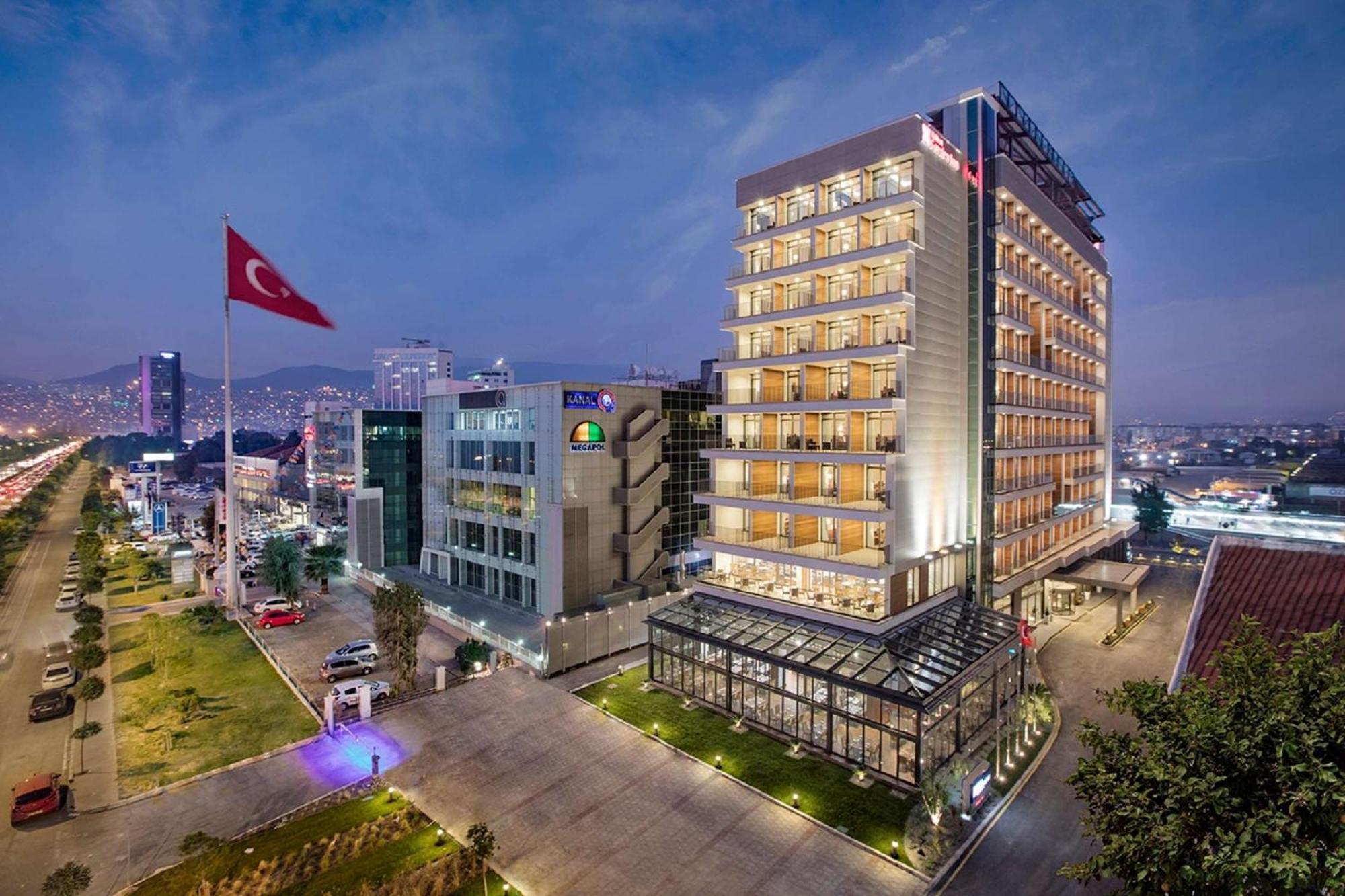Hilton Garden Inn Izmir Bayrakli Exterior photo